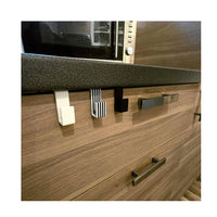 Siirrettävät ripustin koukut keittiön laatikon reunassa, musta, valkoinen ja raidallinen malli, kätevä säilytysratkaisu ilman porausta.