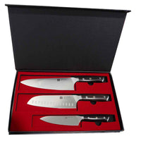 Xinzuo Yu veitsisetti - kolmen keittiöveitsen setti sisältää kokkiveitsen, santokuveitsen ja vihannesveitsen lahjapakkauksessa.