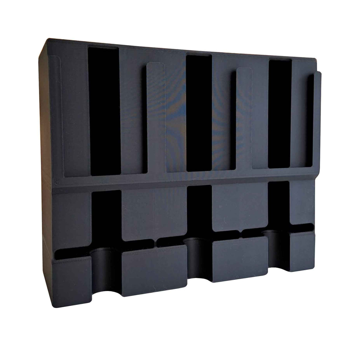 Tyhjä musta teepussiannostelija, 3 lokeroa, minimalistinen muotoilu. Sopii jopa 120 teepussin järjestämiseen.