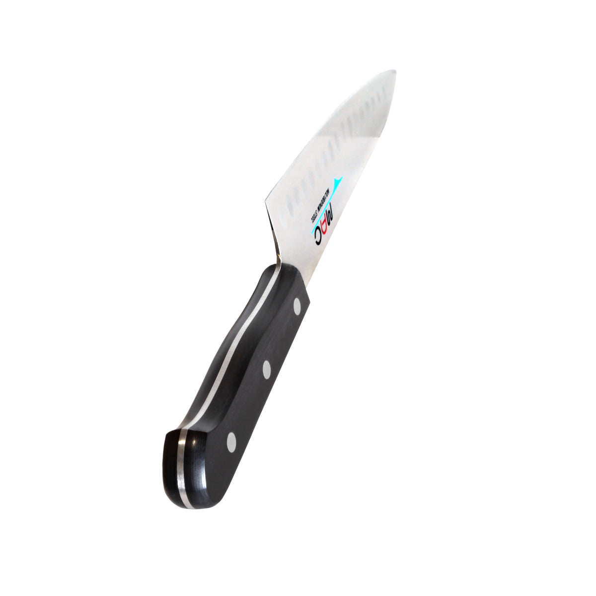 MAC Chef Vihannesveitsi 13 cm ovaalihiottu, viistosti kuvattuna korostaen terän muotoilua ja kevyttä rakennetta. Japanilainen keittiöveitsi.