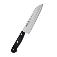 Arcos Santoku Ovaalihiottu, 17 cm - Laatuveitsi Ammattilaisille, mustakahvainen Nitrum-teräksinen kokkiveitsi ovaalihiotulla terällä.