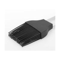 Lähikuva Westmark marinadisiveltimen silikoniharjaksista, jotka kestävät kuumuutta ja sopivat tarkkaan maustamiseen ja voiteluun.