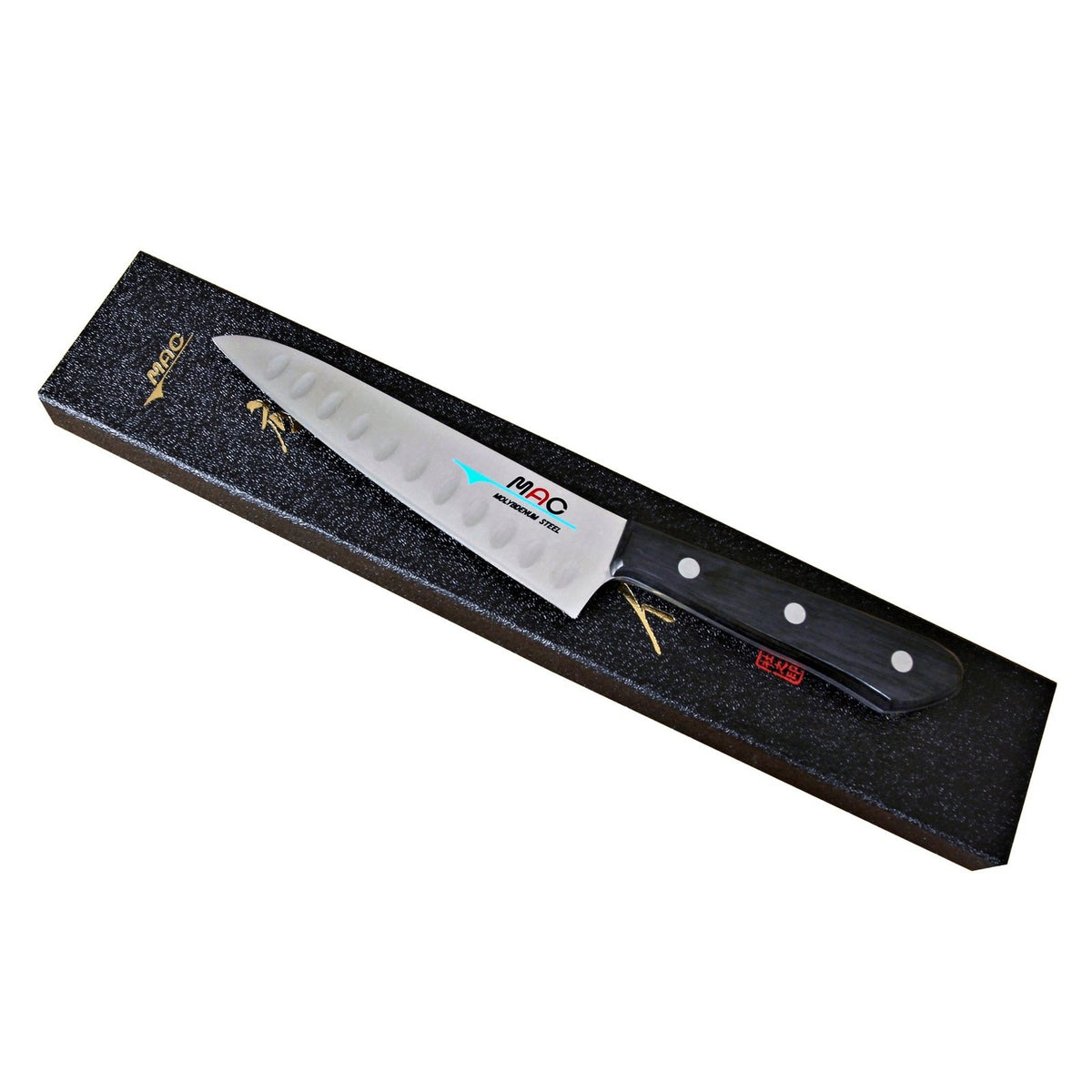 MAC Chef Vihannesveitsi 13 cm ovaalihiottu tyylikkäässä lahjarasiassa. Terävä ja kevyt veitsi vihannesten käsittelyyn Made in Japan.