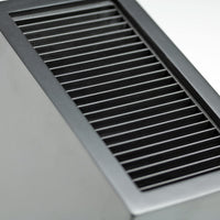 Lähikuva Grunwerg Veitsitukki Musta Vino -mallin uritetusta sisäpinnasta, joka mahdollistaa joustavan veitsien sijoittelun.