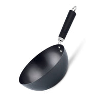 Ken Hom non-stick wok - Pieni mutta tehokas 20 cm wok, kevyt ja kestävä hiiliteräksinen paistinpannu ergonomisella kahvalla.