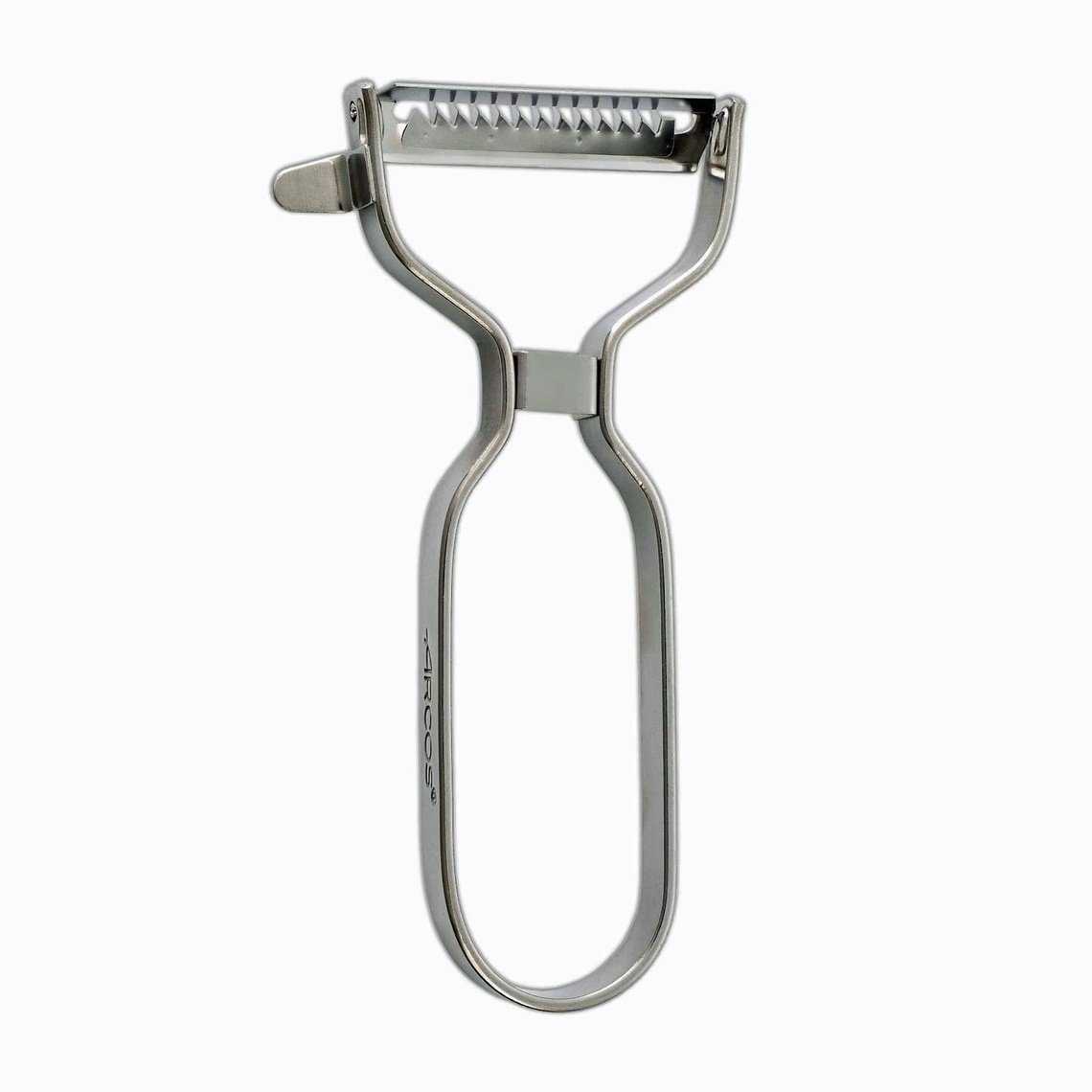 Ruostumattomasta teräksestä valmistettu Arcos Juliennekuorija, joka sopii tarkkaan suikalointiin. Kestävä rakenne ja helppokäyttöinen keittiöväline.